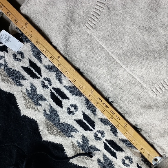 COPY - Old Navy cozy Fair isles sweater with hoodie size m in men's - Picture 5 of 7